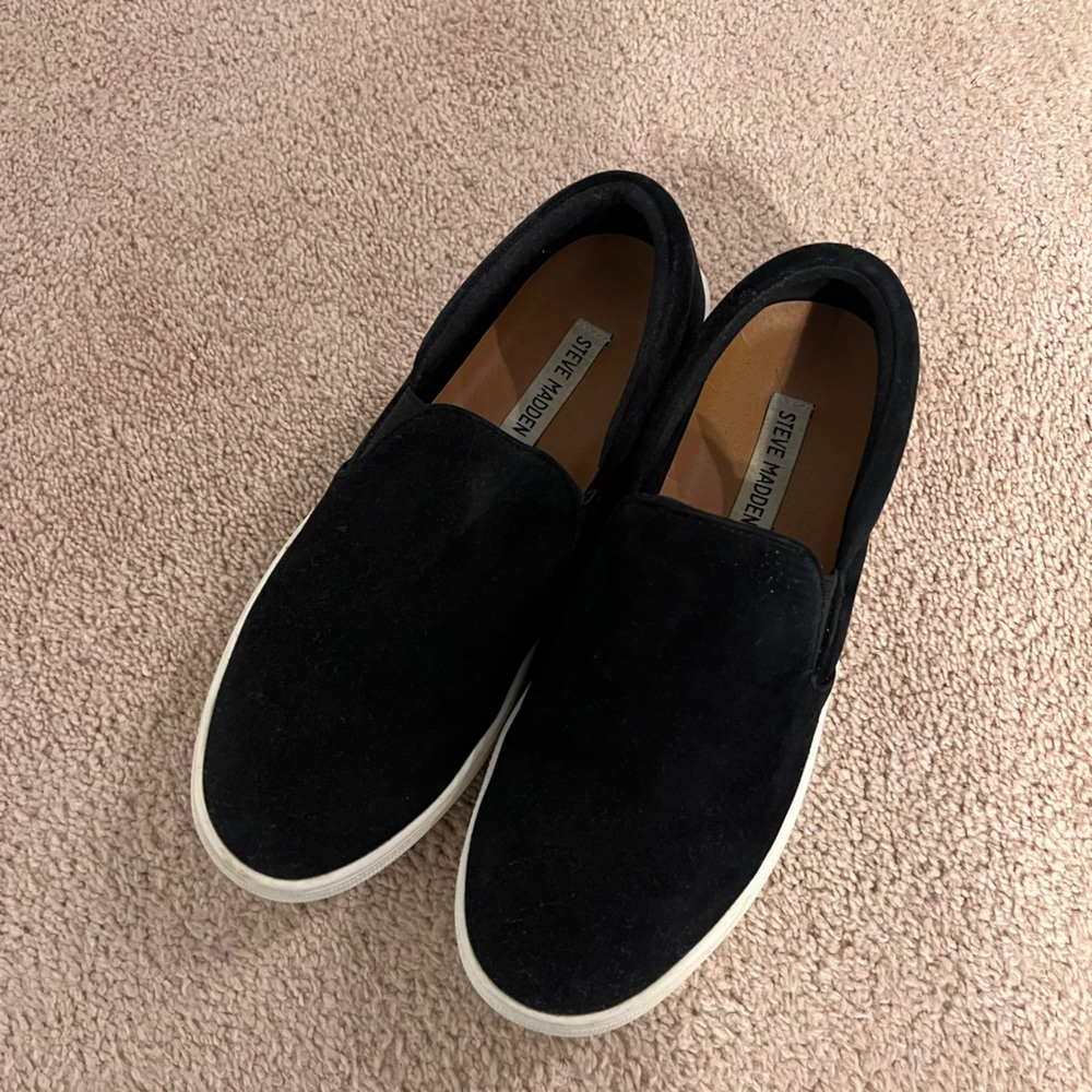 Steve Madden Women’s slip on shoes size 8